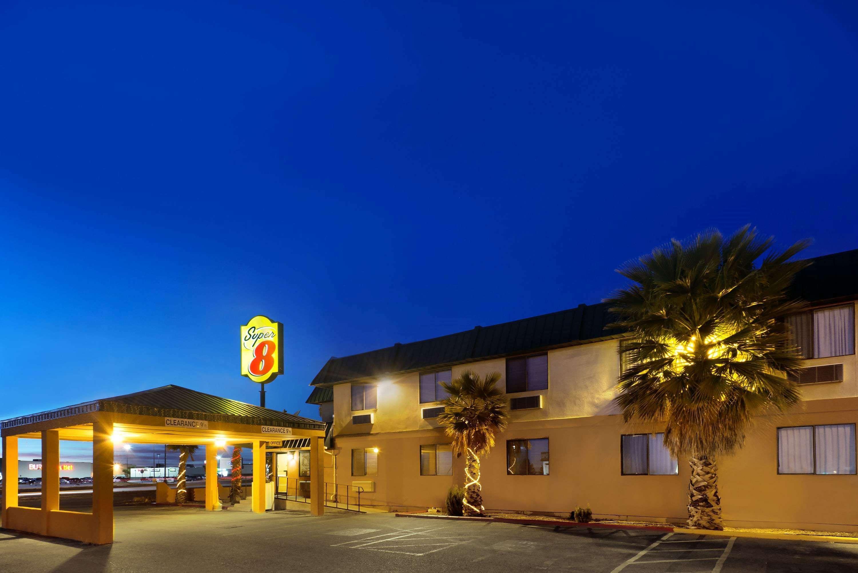 Super 8 By Wyndham Alamogordo - White Sands Zewnętrze zdjęcie